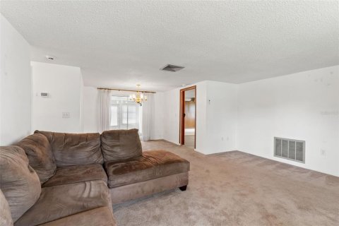 House in Port Richey, Florida 2 bedrooms, 123.1 sq.m. № 1312042 - photo 6
