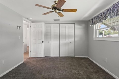 House in Port Richey, Florida 2 bedrooms, 123.1 sq.m. № 1312042 - photo 18