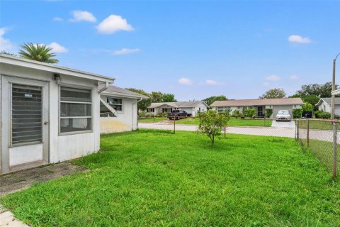 House in Port Richey, Florida 2 bedrooms, 123.1 sq.m. № 1312042 - photo 29