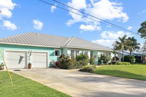 Villa ou maison à vendre à St. Lucie, Floride: 3 chambres, 257.15 m2 № 2082305 - photo 2