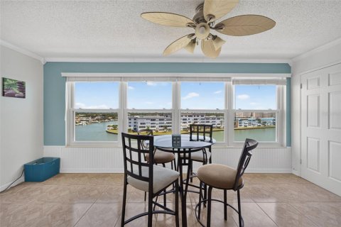 Condominio en venta en Gulfport, Florida, 2 dormitorios, 116.13 m2 № 2199909 - foto 24