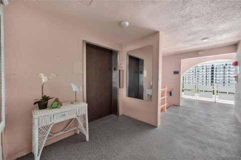 Condominio en venta en Gulfport, Florida, 2 dormitorios, 116.13 m2 № 2199909 - foto 6