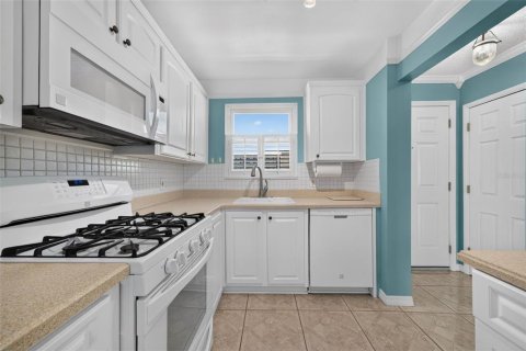 Condominio en venta en Gulfport, Florida, 2 dormitorios, 116.13 m2 № 2199909 - foto 13