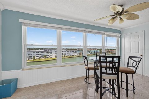 Condominio en venta en Gulfport, Florida, 2 dormitorios, 116.13 m2 № 2199909 - foto 25