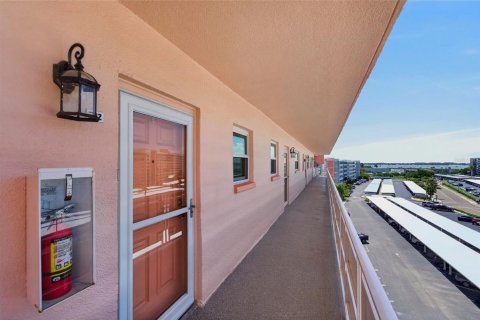 Condominio en venta en Gulfport, Florida, 2 dormitorios, 116.13 m2 № 2199909 - foto 7