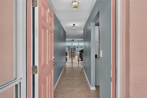 Condominio en venta en Gulfport, Florida, 2 dormitorios, 116.13 m2 № 2199909 - foto 8