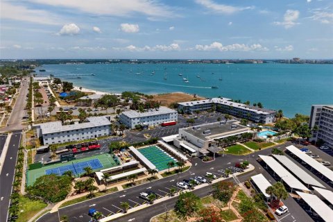 Condominio en venta en Gulfport, Florida, 2 dormitorios, 116.13 m2 № 2199909 - foto 3