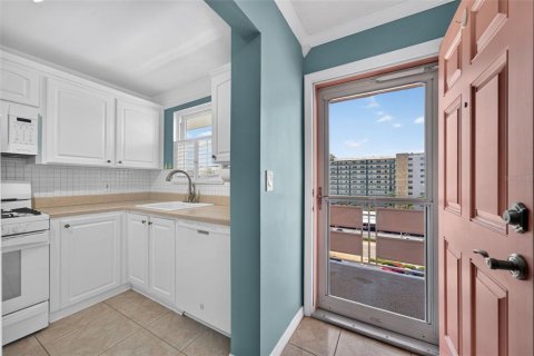 Condominio en venta en Gulfport, Florida, 2 dormitorios, 116.13 m2 № 2199909 - foto 9