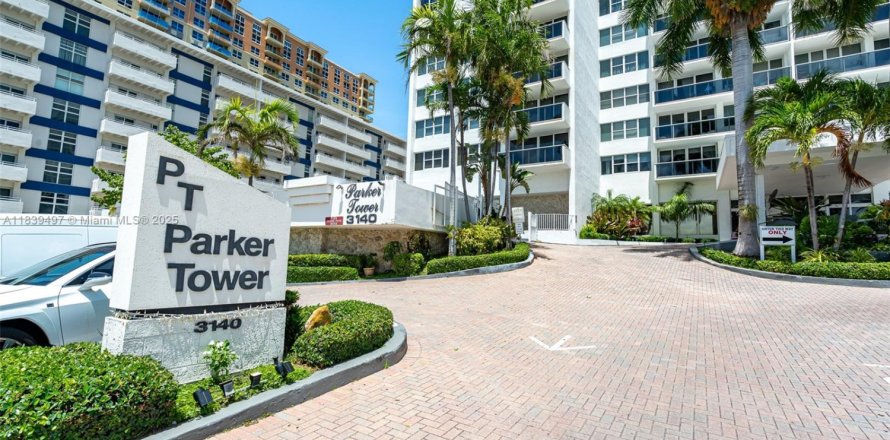 Condo in Hallandale Beach, Florida, 2 bedrooms № 1839407