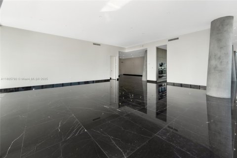 Copropriété à louer à Miami, Floride: 6 chambres, 493.03 m2 № 1888875 - photo 8