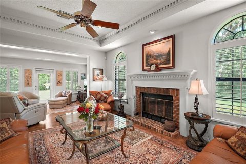 Casa en venta en Mount Dora, Florida, 3 dormitorios, 213.21 m2 № 1721250 - foto 3
