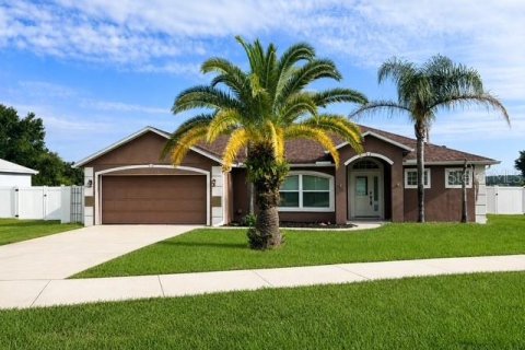 Villa ou maison à vendre à Minneola, Floride: 4 chambres, 180.51 m2 № 2314109 - photo 2