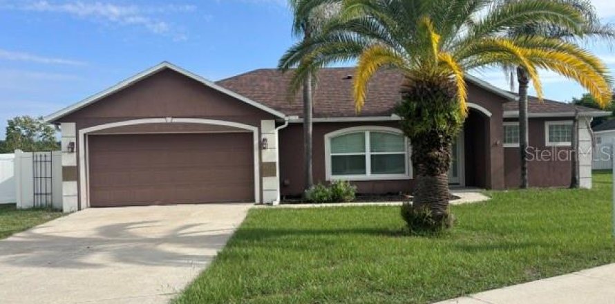 Villa ou maison à Minneola, Floride 4 chambres, 180.51 m2 № 2314109