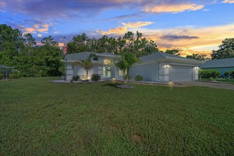 House in Homosassa, Florida 3 bedrooms, 144.65 sq.m. № 1879538 - photo 1