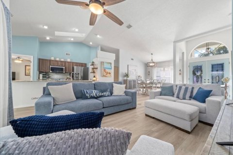 House in Homosassa, Florida 3 bedrooms, 144.65 sq.m. № 1879538 - photo 8