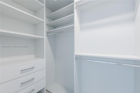 Copropriété à vendre à Miami, Floride: 2 chambres, 139.17 m2 № 2240586 - photo 12