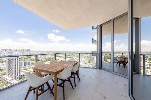 Copropriété à vendre à Miami, Floride: 2 chambres, 139.17 m2 № 2240586 - photo 4