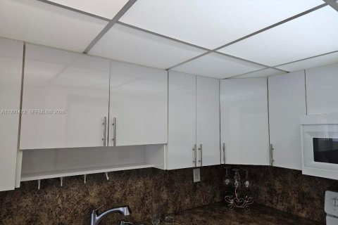 Copropriété à louer à Hialeah Gardens, Floride: 2 chambres, 89.19 m2 № 2052229 - photo 19