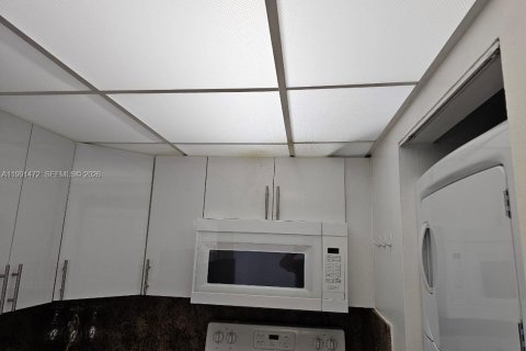 Copropriété à louer à Hialeah Gardens, Floride: 2 chambres, 89.19 m2 № 2052229 - photo 17