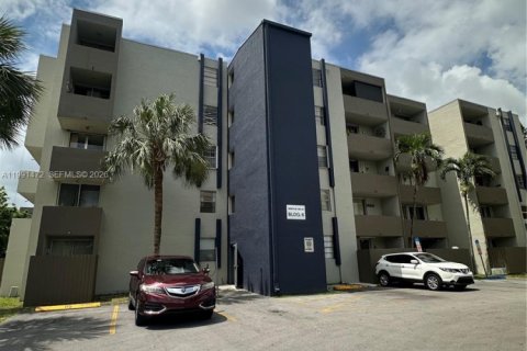 Condo à Hialeah Gardens, Floride, 2 chambres  № 2052229