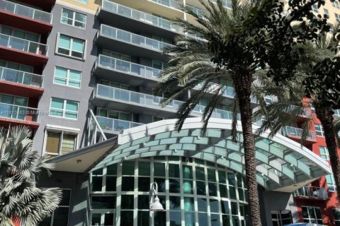 Condominio en venta en Miami, Florida, 1 dormitorio, 70.61 m2 № 1980042 - foto 2