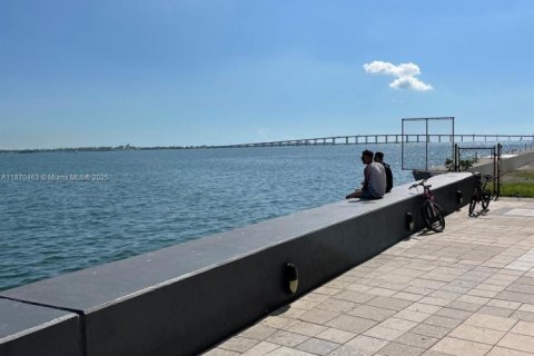 Condominio en venta en Miami, Florida, 1 dormitorio, 70.61 m2 № 1980042 - foto 10