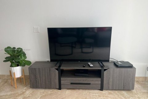 Condominio en venta en Miami, Florida, 1 dormitorio, 70.61 m2 № 1980042 - foto 15