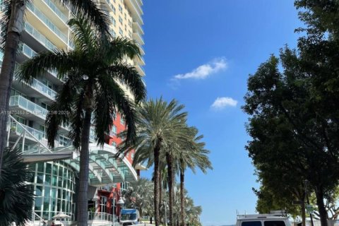 Condominio en venta en Miami, Florida, 1 dormitorio, 70.61 m2 № 1980042 - foto 5