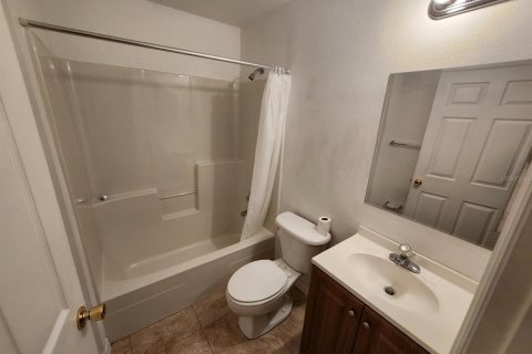 Villa ou maison à louer à Poinciana, Floride: 2 chambres, 115.66 m2 № 2427150 - photo 9