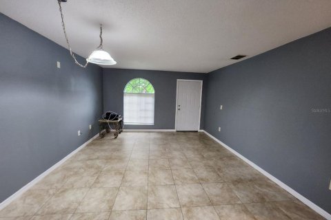 Villa ou maison à louer à Poinciana, Floride: 2 chambres, 115.66 m2 № 2427150 - photo 2