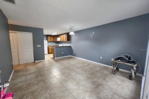Villa ou maison à louer à Poinciana, Floride: 2 chambres, 115.66 m2 № 2427150 - photo 3