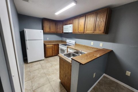 Villa ou maison à louer à Poinciana, Floride: 2 chambres, 115.66 m2 № 2427150 - photo 4