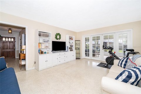 House in Maitland, Florida 4 bedrooms, 178.37 sq.m. № 2203202 - photo 6
