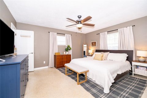 House in Maitland, Florida 4 bedrooms, 178.37 sq.m. № 2203202 - photo 18