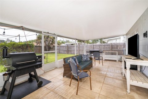 House in Maitland, Florida 4 bedrooms, 178.37 sq.m. № 2203202 - photo 4