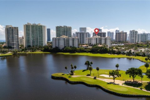 Купить кондоминиум в Авентура, Флорида 2 спальни, 116.78м2, № 1969357 - фото 23