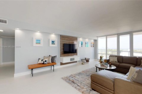 Condominio en alquiler en Miami Beach, Florida, 2 dormitorios, 135.64 m2 № 1897775 - foto 2