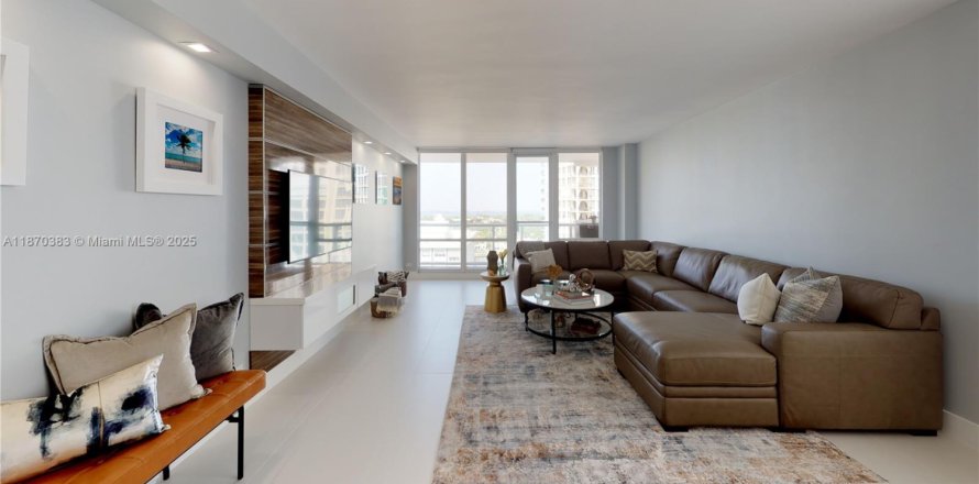 Condominio en Miami Beach, Florida, 2 dormitorios  № 1897775