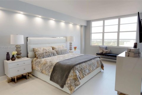 Condominio en alquiler en Miami Beach, Florida, 2 dormitorios, 135.64 m2 № 1897775 - foto 3