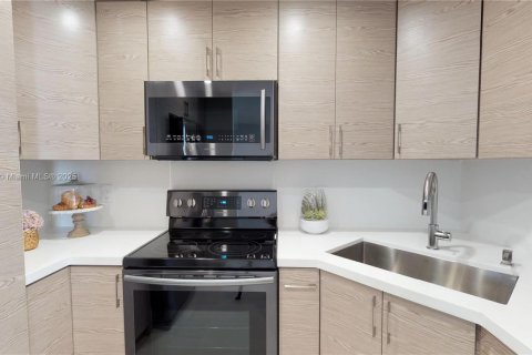 Condominio en alquiler en Miami Beach, Florida, 2 dormitorios, 135.64 m2 № 1897775 - foto 14