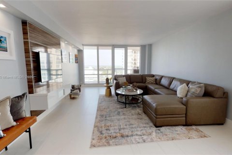 Condominio en alquiler en Miami Beach, Florida, 2 dormitorios, 135.64 m2 № 1897775 - foto 18