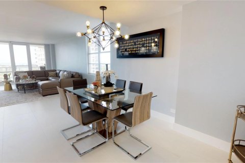 Condominio en alquiler en Miami Beach, Florida, 2 dormitorios, 135.64 m2 № 1897775 - foto 8