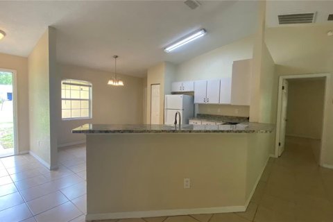 House in Ocala, Florida 3 bedrooms, 129.88 sq.m. № 2277501 - photo 3