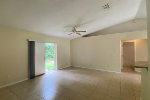 House in Ocala, Florida 3 bedrooms, 129.88 sq.m. № 2277501 - photo 8