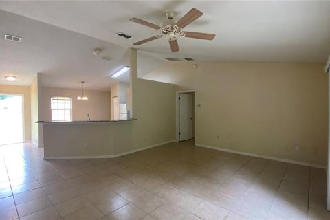 House in Ocala, Florida 3 bedrooms, 129.88 sq.m. № 2277501 - photo 4