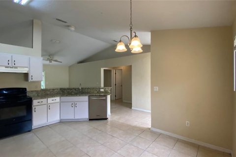 House in Ocala, Florida 3 bedrooms, 129.88 sq.m. № 2277501 - photo 7