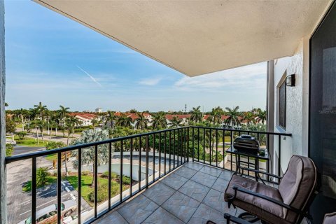 Condo in Saint Petersburg, Florida, 1 bedroom  № 1243927 - photo 3