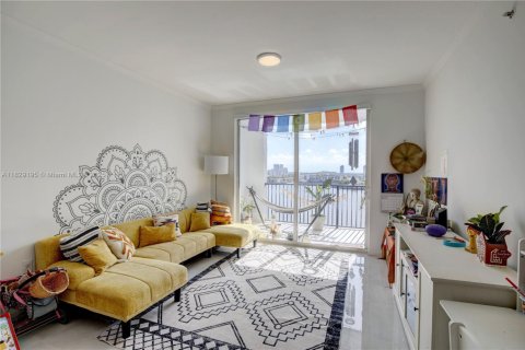 Купить кондоминиум в Санни-Айлс-Бич, Флорида 2 спальни, 103.68м2, № 1943398 - фото 1