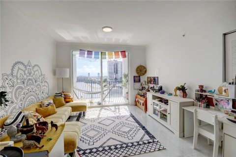 Купить кондоминиум в Санни-Айлс-Бич, Флорида 2 спальни, 103.68м2, № 1943398 - фото 5