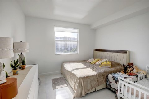 Купить кондоминиум в Санни-Айлс-Бич, Флорида 2 спальни, 103.68м2, № 1943398 - фото 14